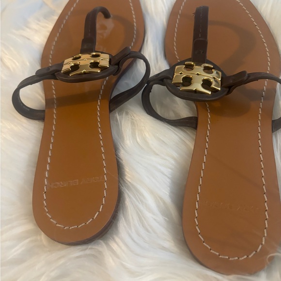 TORY BURCH BROWN SLIDES. - Picture 4 of 6